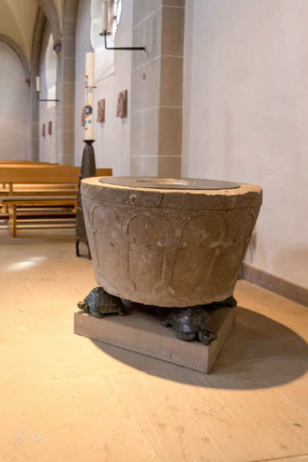 Taufbecken LS-Photographie-Fotograf-Dueren-Lehmann-Taufbegleitung