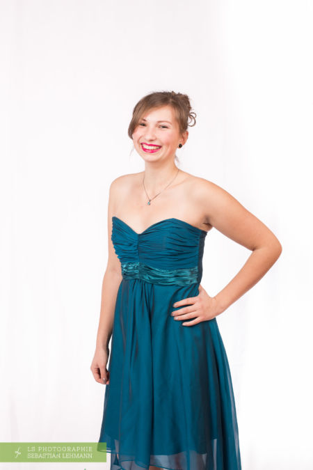 Portrait im mobilen Studio auf dem Abschlussball / Abiball 2018 Portrait-Abiball-Abschlussball-Fotograf-Düren-LS-Photographie
