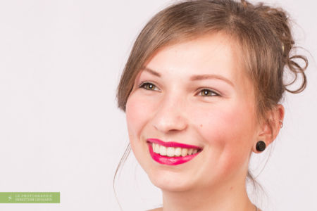 Portrait im mobilen Studio auf dem Abschlussball / Abiball 2018 Portrait-Abiball-Abschlussball-Fotograf-Düren-LS-Photographie
