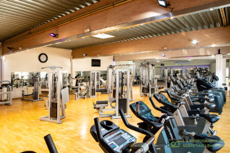 Gebäude-Aufnahme Innen bei Franks Fitnesspark in Düren. Fotograf-Düren-Unternehmensfotografie-Fitnessstudio-KMU-Foto-Innen