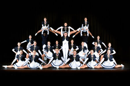 Gruppenportrait des Mäuseballetts vom TC Sternschnuppen Bockeroth e.V. mit Fotograf Sebastian Lehmann Gruppenportrait des Mäuseballetts vom TC Sternschnuppen Bockeroth e.V. mit Fotograf Sebastian Lehmann